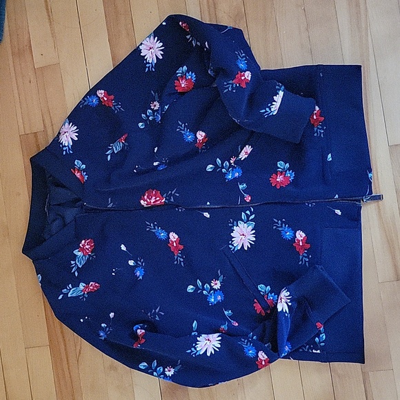 Reitmans Size 12 Floral Zipper Jacket - Picture 1 of 6